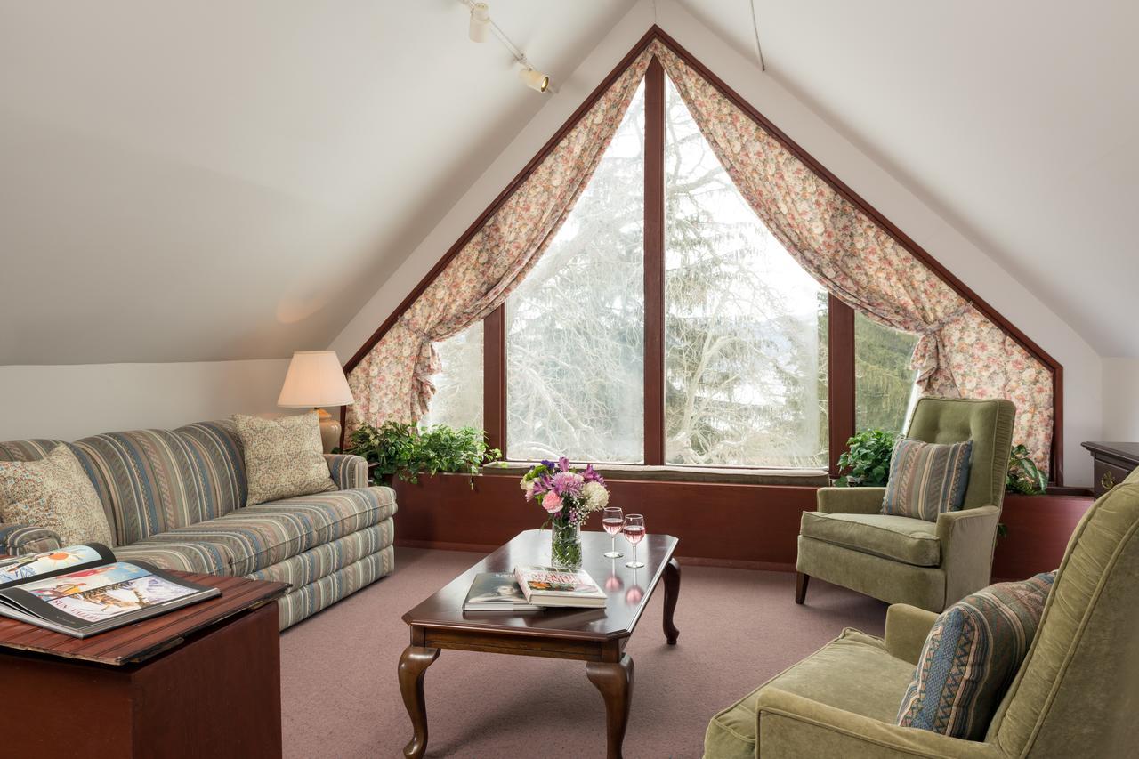 Idlwilde Inn Уоткинс Глен Екстериор снимка